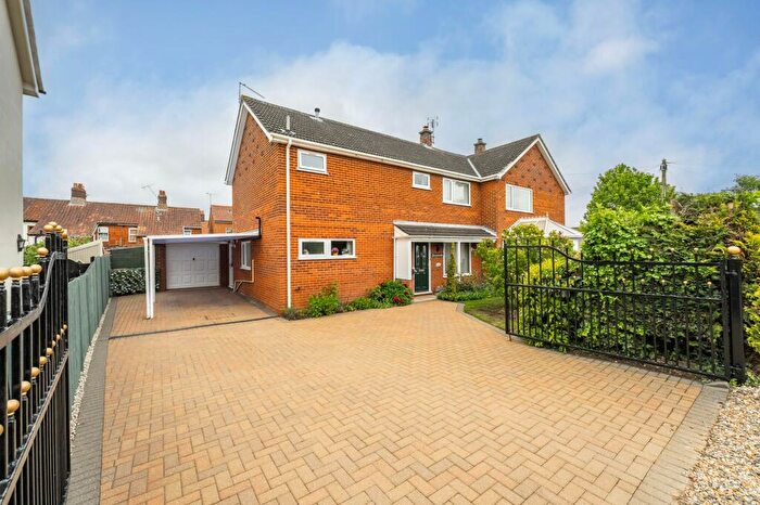 3 Bedroom Semi-Detached House For Sale In Park Road, Dereham, NR19