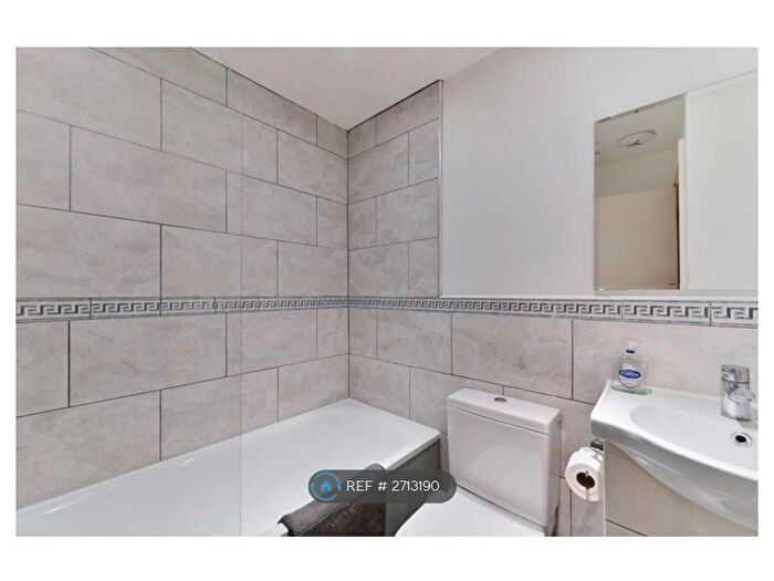 2 Bedroom Flat To Rent In Craignish Avenue, London, SW16