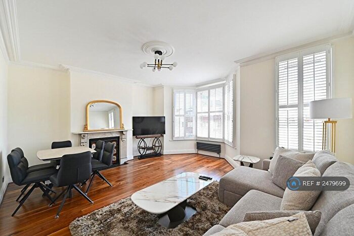 2 Bedroom Flat To Rent In Park Avenue, London, N13