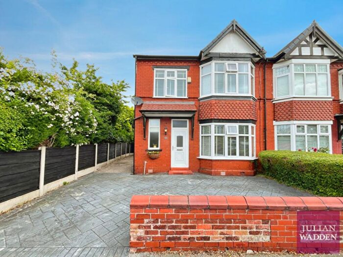 3 Bedroom Semi-Detached House For Sale In Oakland Avenue, Offerton, Stockport, SK2