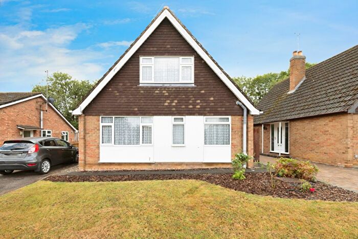 2 Bedroom Detached House For Sale In Walnut Close, Newport Pagnell, Buckinghamshire, MK16