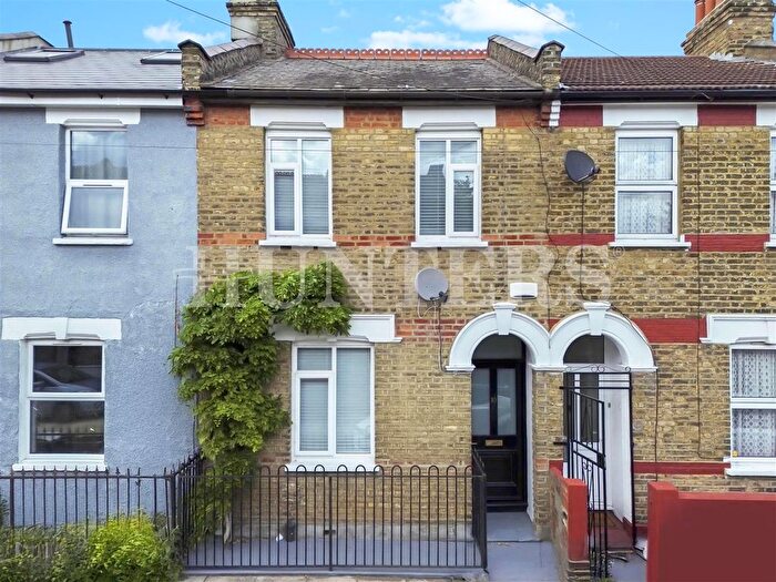 2 Bedroom Property For Sale In Baronet Grove, London, N17