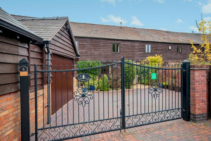 4 Bedroom Barn Conversion For Sale In Jubilee Gardens, Westbury, Shrewsbury, SY5