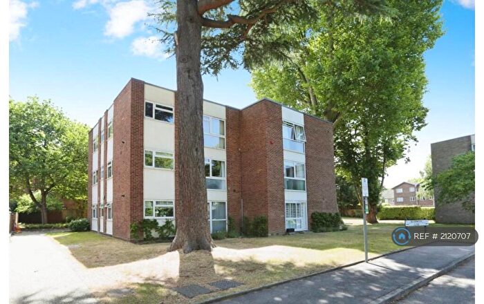 2 Bedroom Flat To Rent In Silverwood Close, Beckenham, BR3