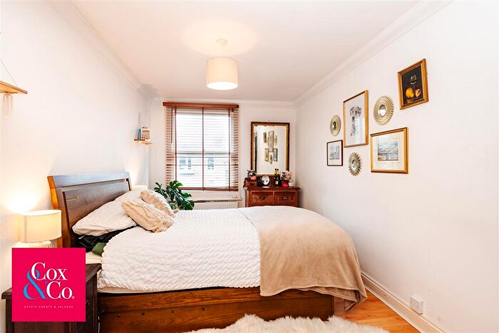 2 Bedroom Flat For Sale In Denmark Villas, Hove, BN3