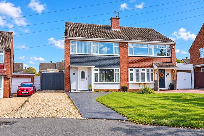 3 Bedroom Semi-Detached House For Sale In Goosehills Road, Burbage, LE10