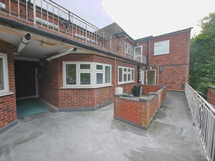 2 Bedroom Flat To Rent In Rowland Place, Green Lane, Northwood, HA6