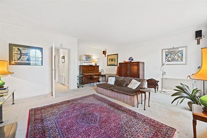 4 Bedroom Town House For Sale In Oxford Gate, Brook Green, London, W6