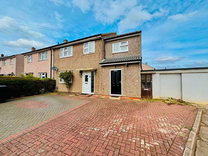 7 Bedroom Semi-Detached House For Sale In Brunel Road, Luton, Bedfordshire, LU4