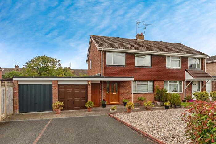 3 Bedroom Semi Detached House For Sale In Manor Road, Chester, CH4