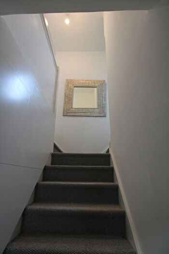 3 Bedroom Flat To Rent In Southwood Drive, Surbiton, KT5