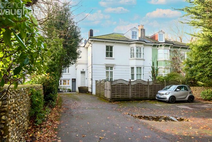 1 Bedroom Flat To Rent In Oakwood Manor, Preston Road, Brighton, East Sussex, BN1