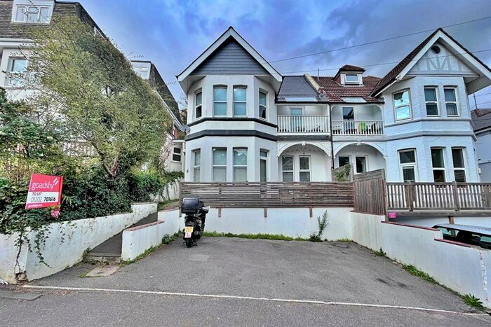 3 Bedroom Flat To Rent In Alum Chine, BH4