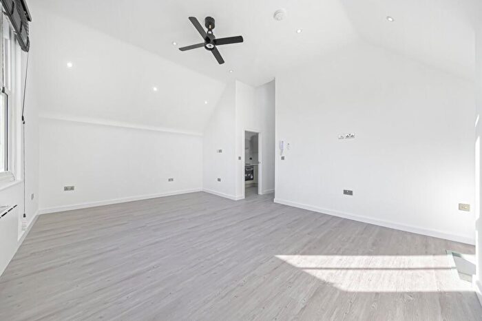 Flat To Rent In Canfield Gardens, South Hampstead, NW6