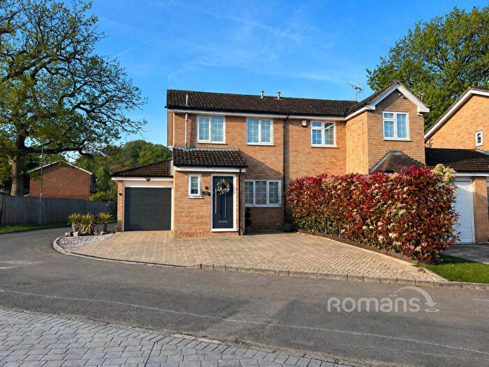 3 Bedroom Semi-Detached House For Sale In The Potteries, Farnborough, Hampshire, GU14