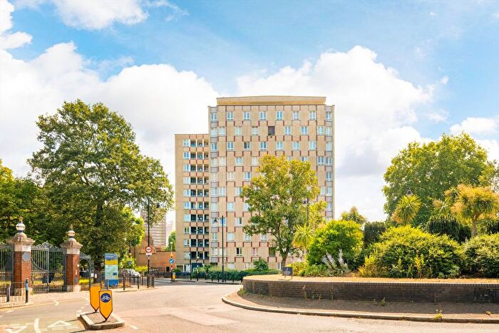 3 Bedroom Flat For Sale In Old Ford Road, Victoria Park, E3