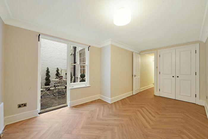 2 Bedroom Apartment To Rent In Dorset Square, London, NW1