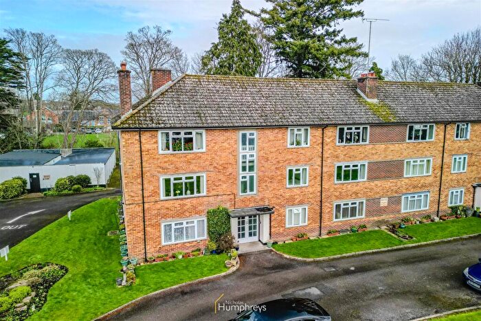 2 Bedroom Apartment For Sale In Redcotts Lane, Wimborne, BH21