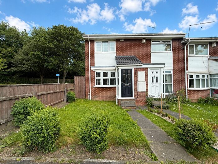 2 Bedroom End Of Terrace House For Sale In Skipsea View, Sunderland, SR2