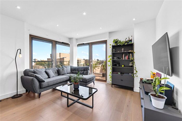 1 Bedroom Apartment For Sale In Hemming Street, London, E1