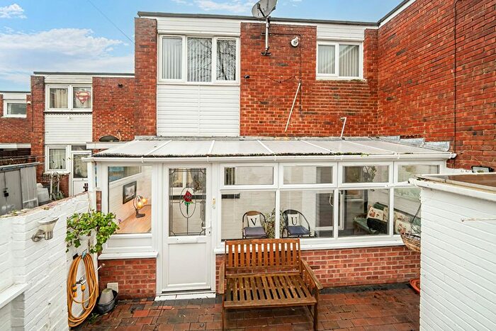 3 Bedroom End Terrace House For Sale In Somers Road, Southsea, PO5