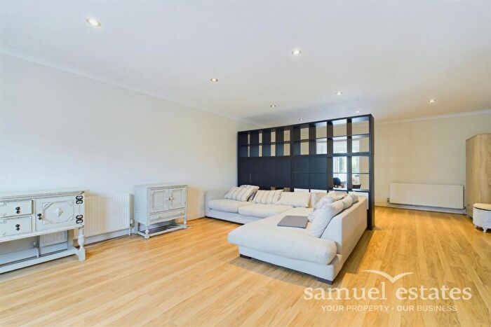 3 Bedroom End Of Terrace House To Rent In Seaforth Avenue, Motspur Park, KT3