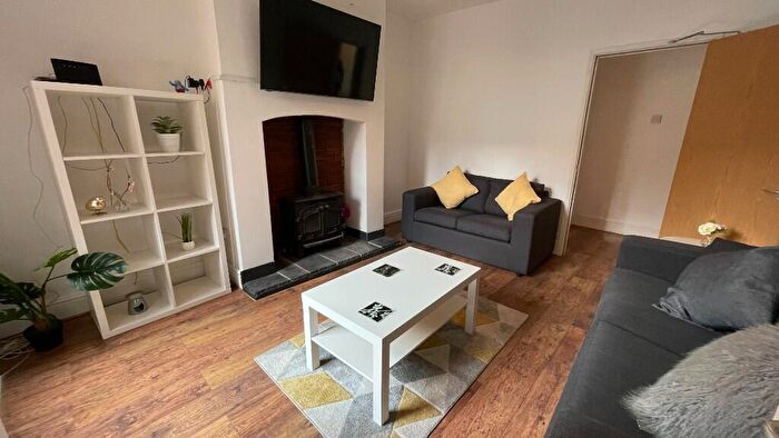 4 Bedroom Terraced House To Rent In West Street, Chester, Cheshire, CH2