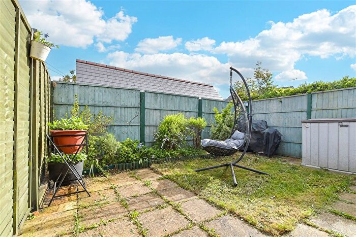 2 Bedroom End Of Terrace House For Sale In Vermont Road, Rusthall, Tunbridge Wells, Kent, TN4