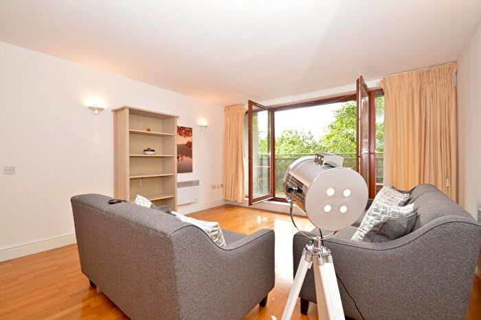 2 Bedroom Apartment To Rent In Adler Street, E1