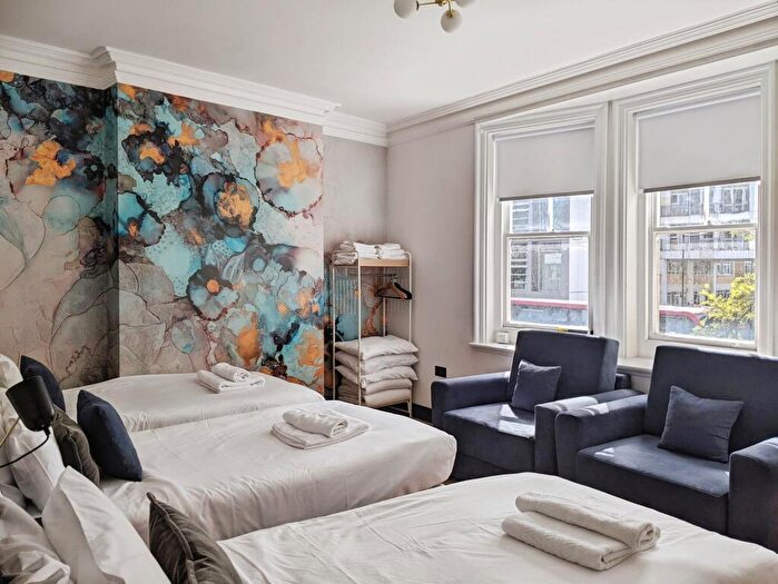 3 Bedroom Apartment To Rent In Mare Street, London, E8
