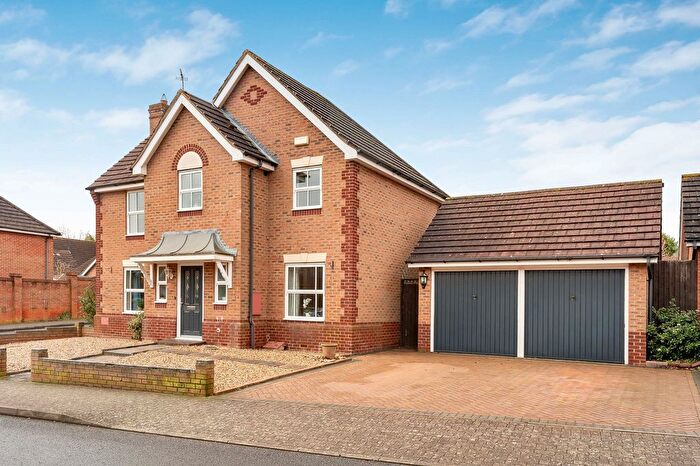 4 Bedroom Detached House For Sale In Mavoncliff Drive, Tattenhoe, MK4