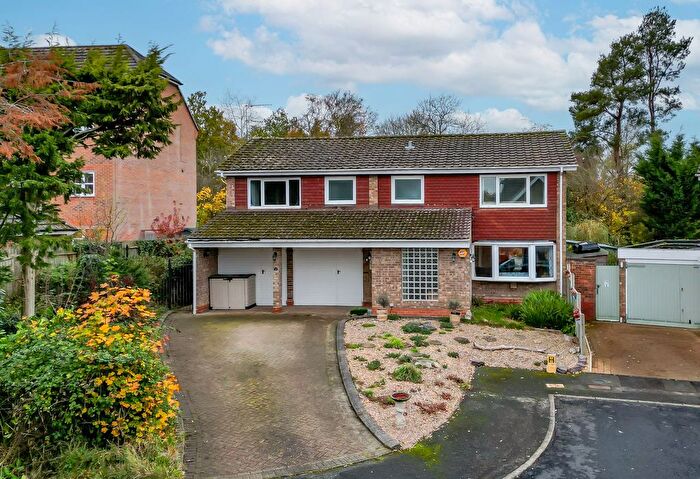 6 Bedroom Detached House For Sale In Alveston Close, Redditch, B98