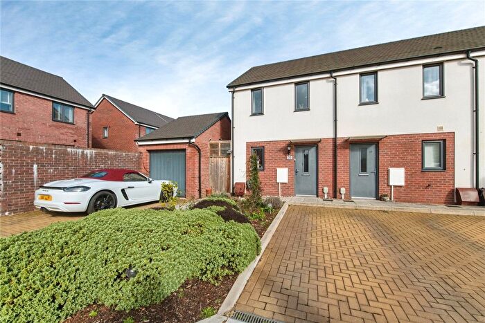 2 Bedroom End Of Terrace House For Sale In Channings Drive, Tithebarn, Exeter, Devon, EX1