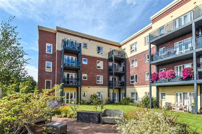 2 Bedroom Apartment For Sale In Recreation Road, Bromsgrove, Worcestershire, B61