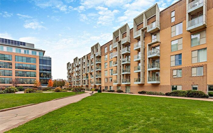 2 Bedroom Flat To Rent In Great Northern Road, Cambridge, Cambridgeshire, CB1