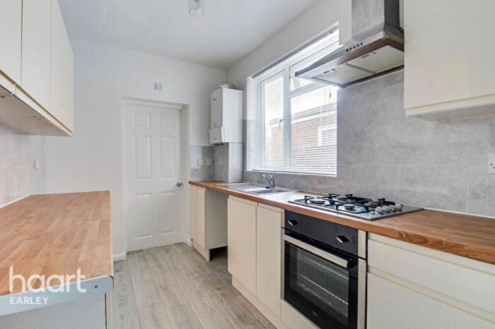 3 Bedroom Terraced House To Rent In Gosbrook Road, Reading, RG4