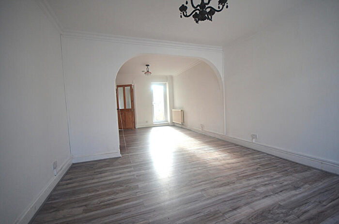 3 Bedroom Terraced House To Rent In Netley Road, Ilford, IG2