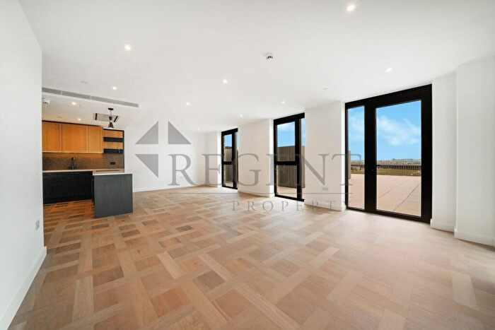3 Bedroom Apartment To Rent In Saffron Wharf, Merino Gardens, E1W