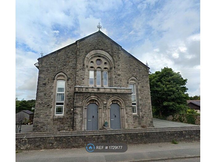 3 Bedroom Semi-Detached House To Rent In Capel Y Graig, Penrhosgarnedd, Bangor, LL57