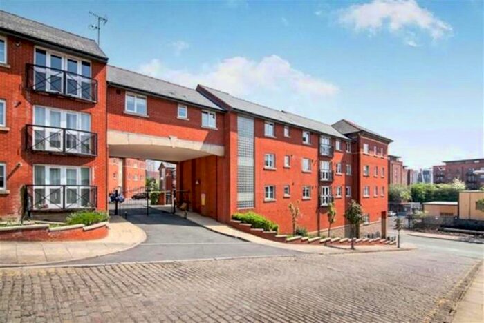 2 Bedroom Flat To Rent In Wharf Close, Manchester, M1