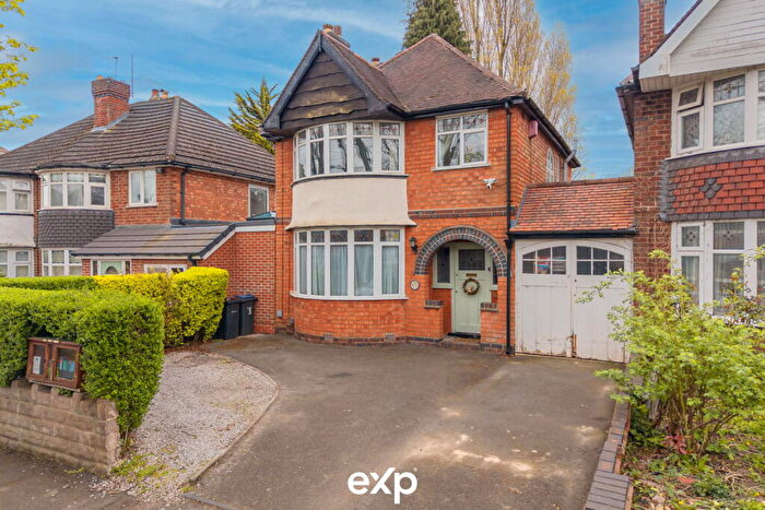 3 Bedroom Link Detached House For Sale In Glaisdale Road, Hall Green, B28