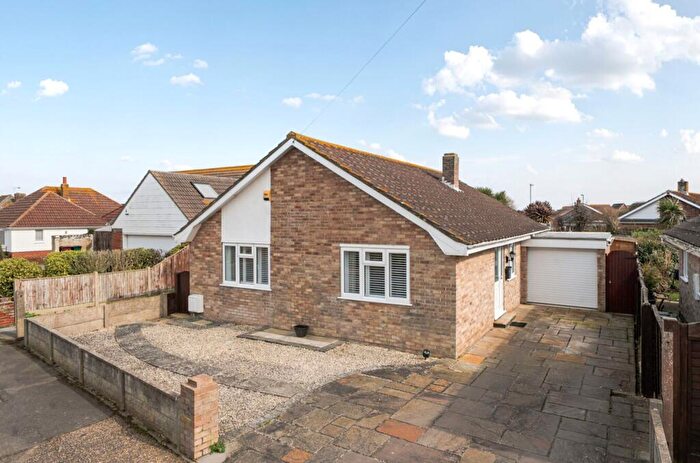 3 Bedroom Detached Bungalow For Sale In Pond Road, Bracklesham Bay, PO20