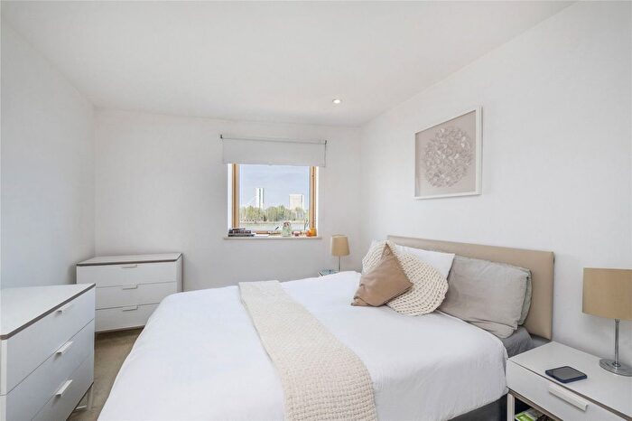2 Bedroom Flat For Sale In Orion Point, Crews Street, E14