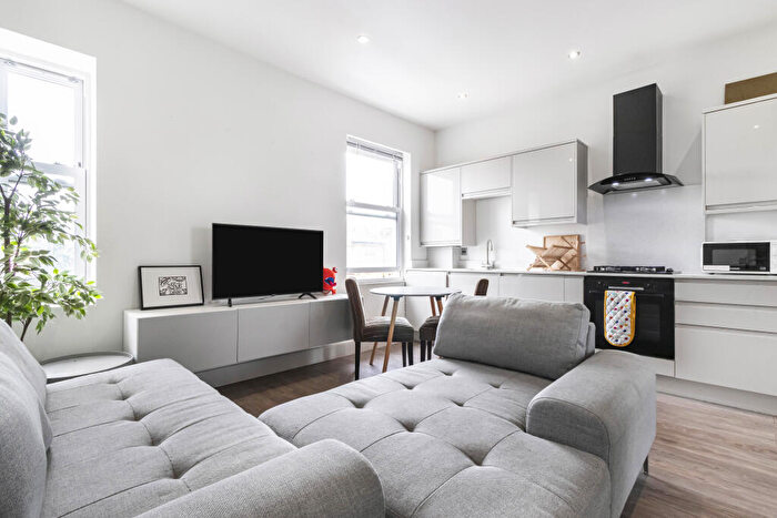 2 Bedroom Flat For Sale In Harrow Road, Brent, London, NW10