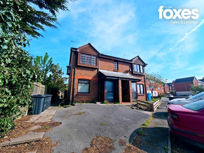 1 Bedroom Semi Detached House To Rent In Newfoundland Drive, BH15