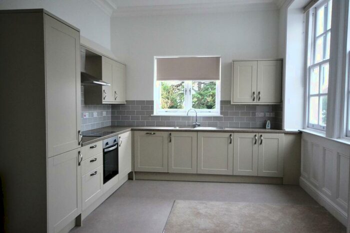 1 Bedroom Flat To Rent In High Street West Wickham, BR4