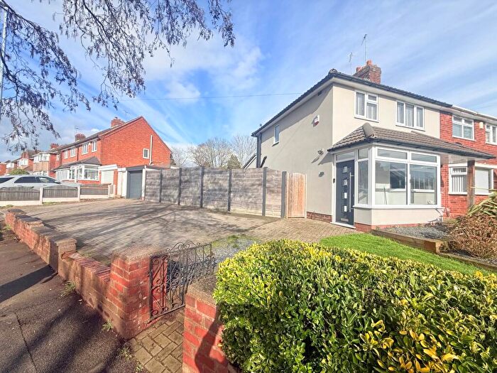 3 Bedroom Semi Detached House For Sale In Morland Road, Birmingham, B43