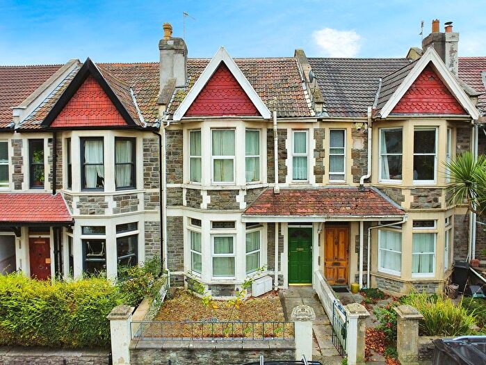 4 Bedroom Terraced House For Sale In Nutgrove Avenue, Bristol, BS3