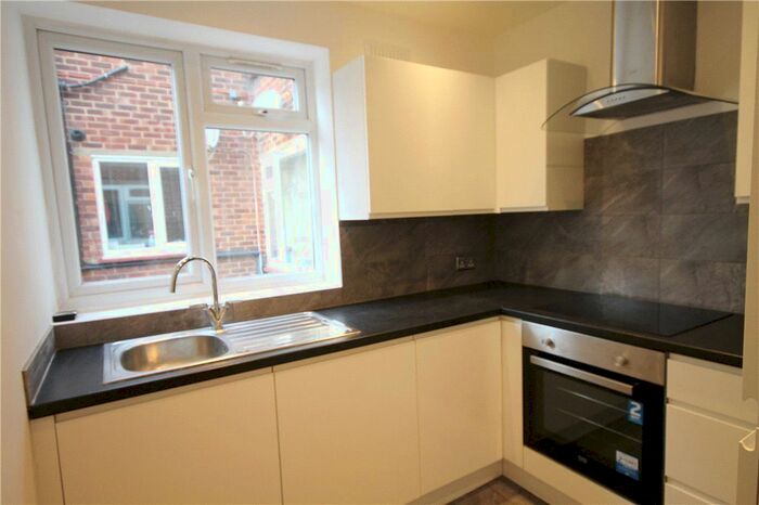 2 Bedroom Flat To Rent In Station Road, Addlestone, Surrey, KT15