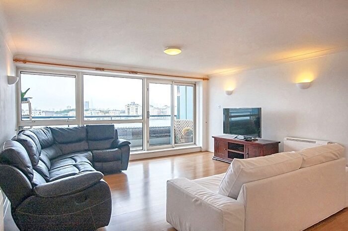 2 Bedroom Flat To Rent In Arnhem Place, Arnhem Wharf, E14